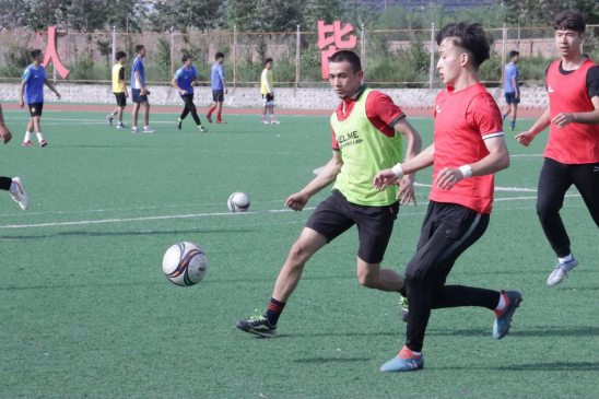 365英国上市公司第一届夏季足球超级联赛开赛